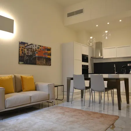 Duomo Luxury Apartment *